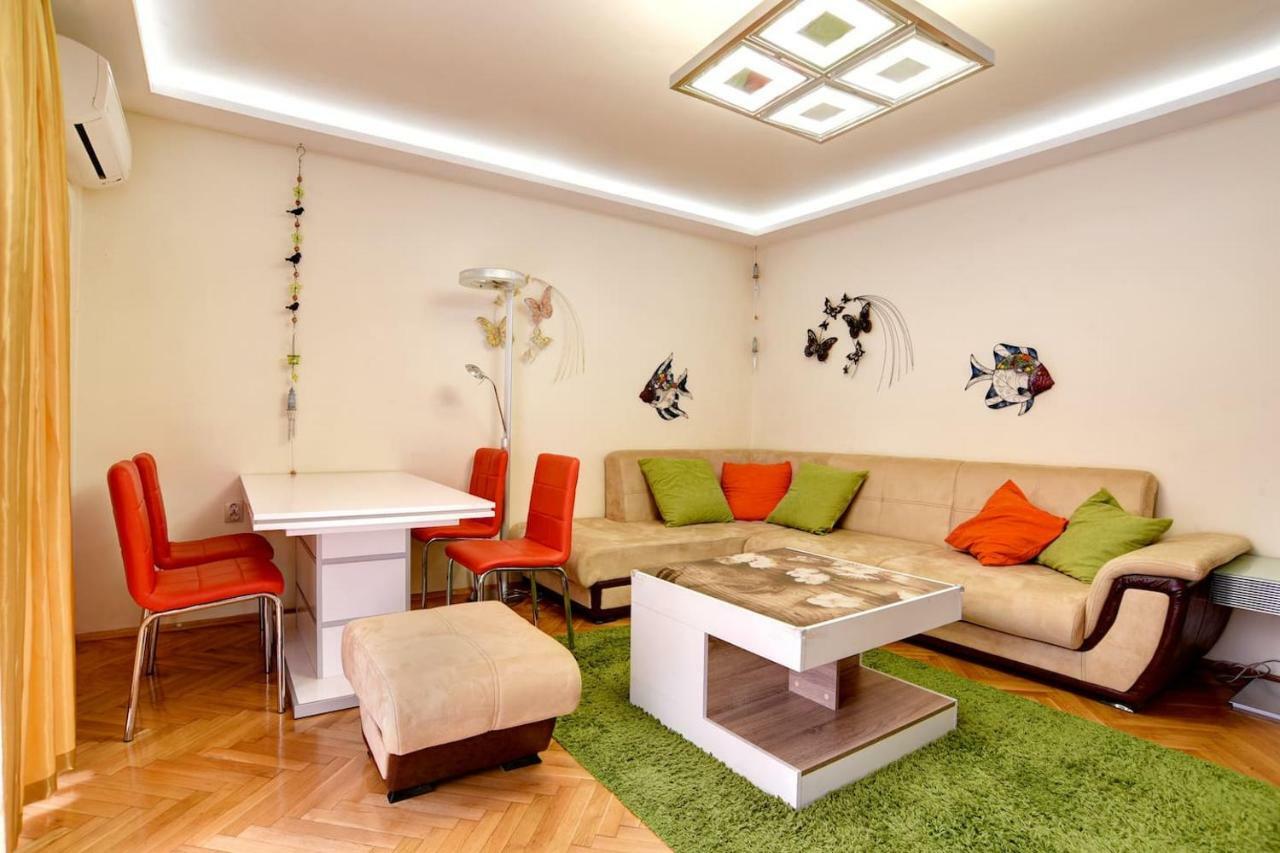 Spacious And Stylish Apartment In The Heart Of Sofia Plus Parking Exteriör bild